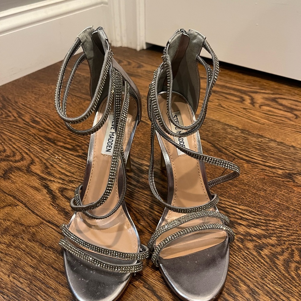 Steve Madden heel